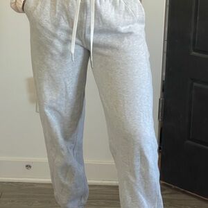 Lululemon grey jogger scuba sweatpants